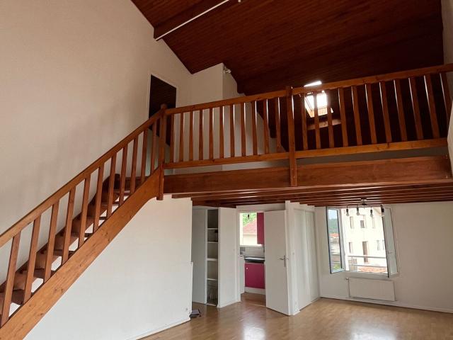 Appartement à louer 2 pièces 63,09 m