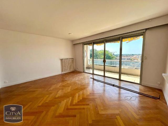 Appartement à louer 2 pièces 63.38m²