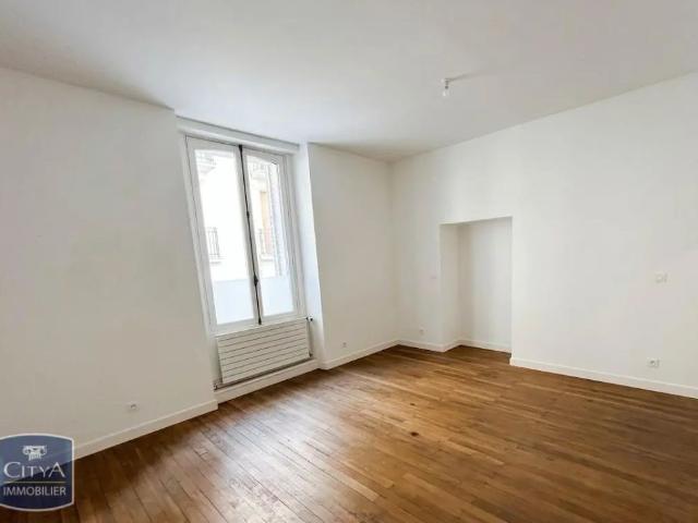 Appartement à louer 2 pièces 74.79m²