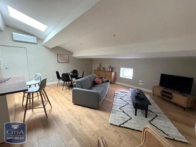 Appartement à louer 2 pièces 71.7m²