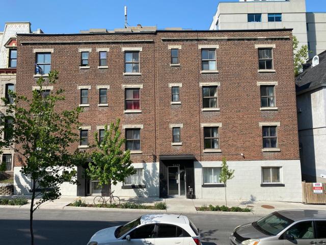 Appartement à Louer 3429 3431 Rue St Andre, Montréal 30 photos | Logis Québec