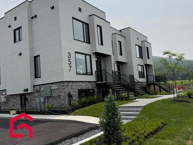 Appartement à Louer 357,Rue du Galet, Bromont 8 photos | Logis Québec