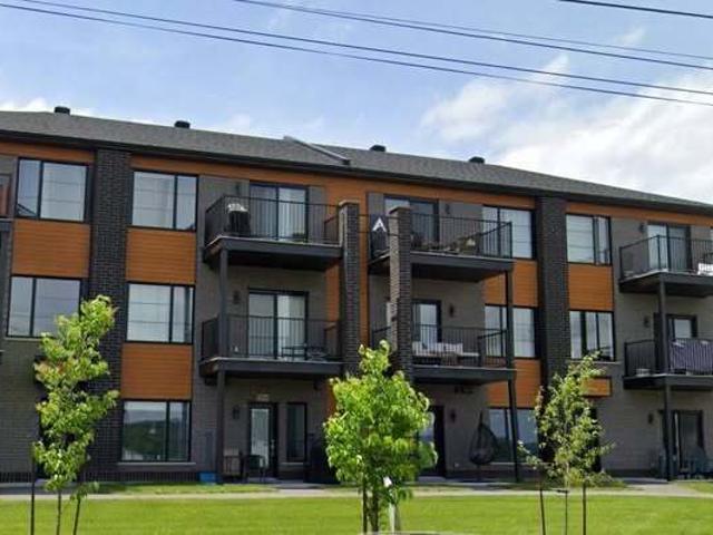 Appartement à Louer 358 rue de la Montée, Mont Bellevue Sherbrooke 11 photos | Logis Québec