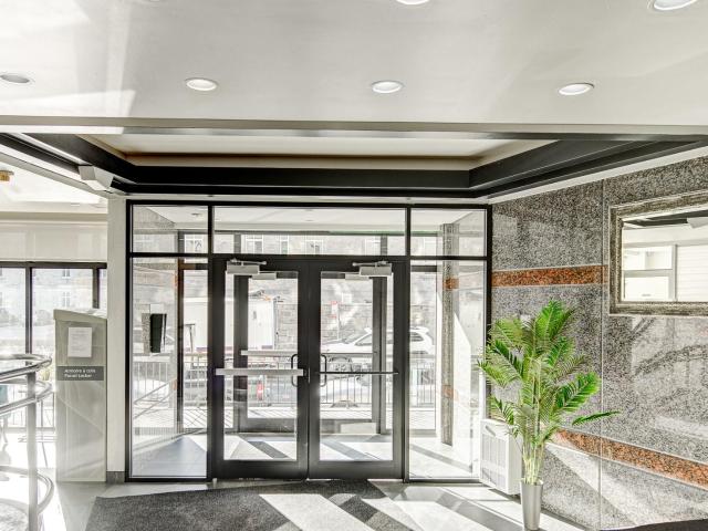 Appartement à Louer 3777 ST URBAIN, Montréal 21 photos | Logis Québec