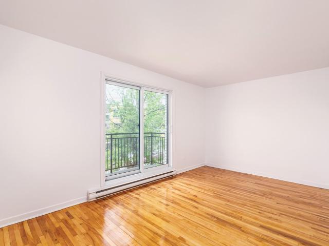 Appartement à Louer 3860 Martial, Montréal Nord Montréal 17 photos | Logis Québec