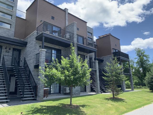 Appartement à Louer 303 Boulevard d'Amsterdam, Aylmer Gatineau 13 photos | Logis Québec