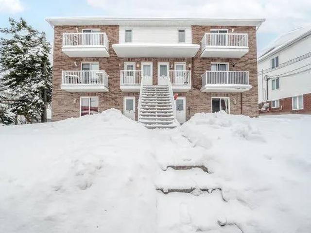 Appartement à Louer 311 Avenue De Buckingham, Buckingham Gatineau 12 photos | Logis Québec