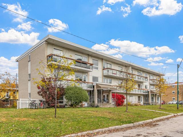 Appartement à Louer 3178 Rue de Namur, Québec 2 photos | Logis Québec