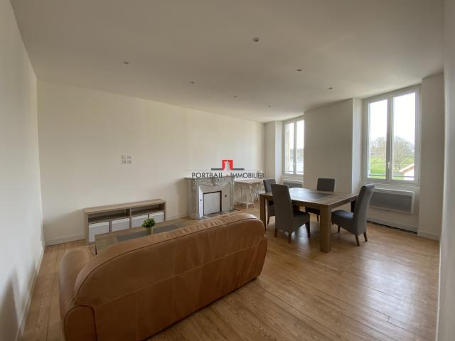 Appartement à louer, 3 pièces BLAYE 33390