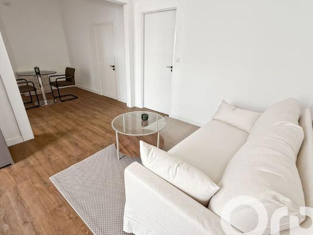 Appartement à louer 3 pièces • Bollène