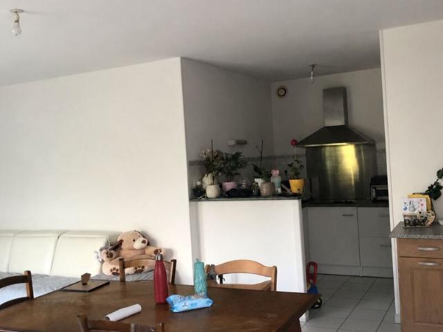 Appartement à louer 3 pièces • Pont l'Abbé d'Arnoult