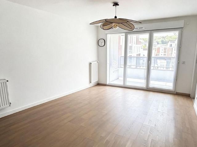 Appartement à louer 3 pièces • Romainville