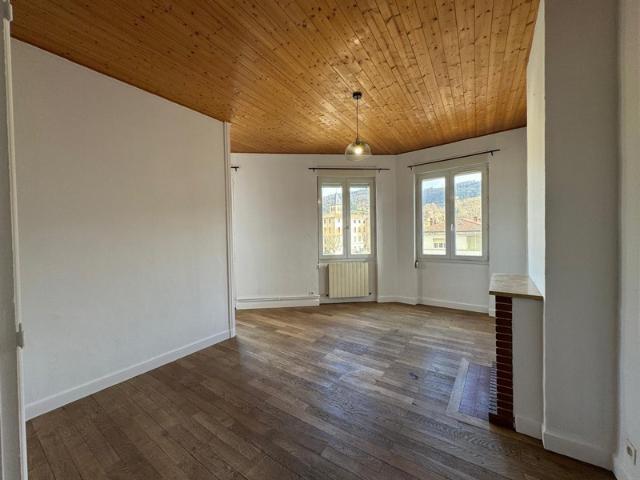 Appartement à louer 3 pièces SAINT VALLIER 26