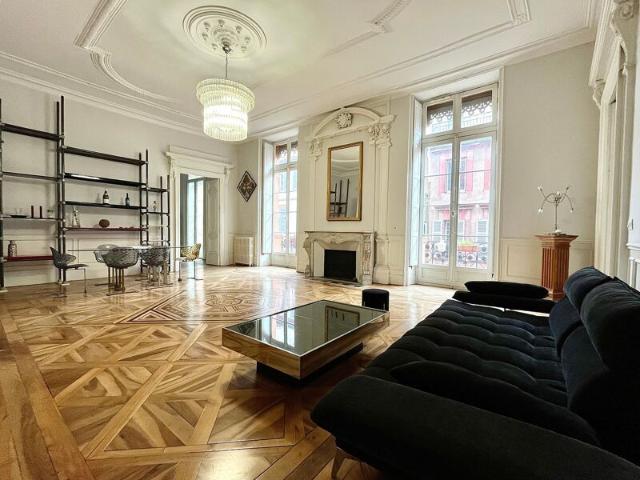 Appartement à louer 3 pièces • 180,18 m2 Toulouse