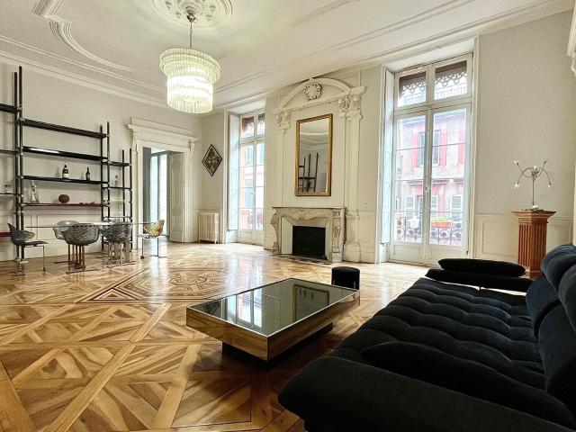 Appartement à louer 3 pièces 180,18 m