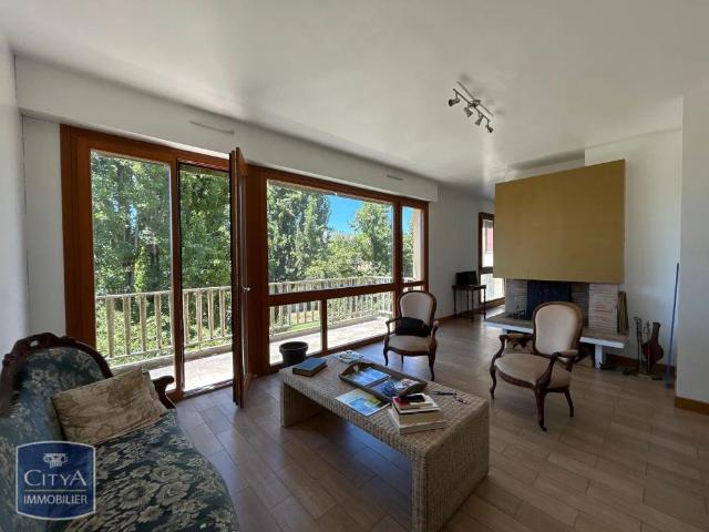 Appartement à louer 3 pièces 100.6m²