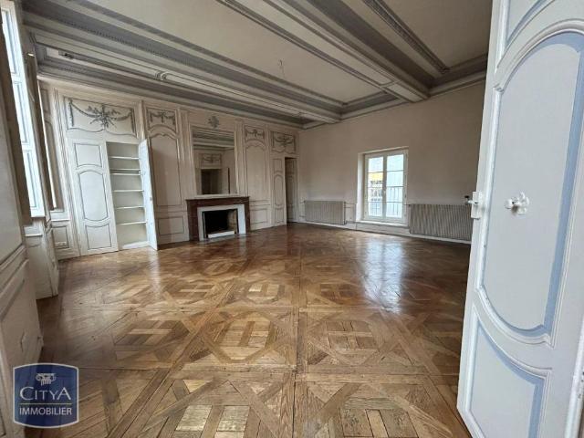 Appartement à louer 3 pièces 102.3m²