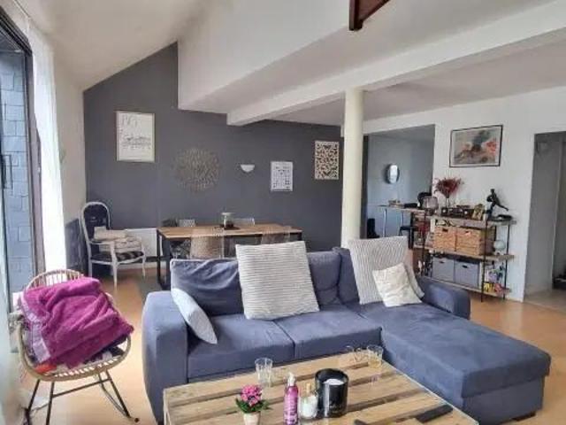 Appartement à louer 3 pièces 104.3m²