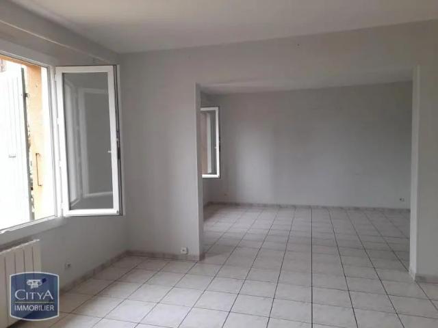 Appartement à louer 3 pièces 106.4m²
