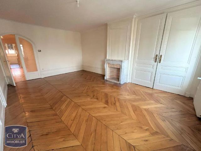 Appartement à louer 3 pièces 109.79m²