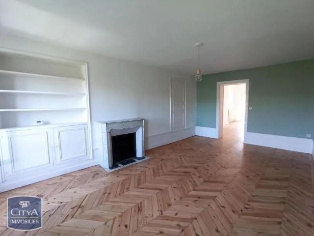 Appartement à louer 3 pièces 120m²