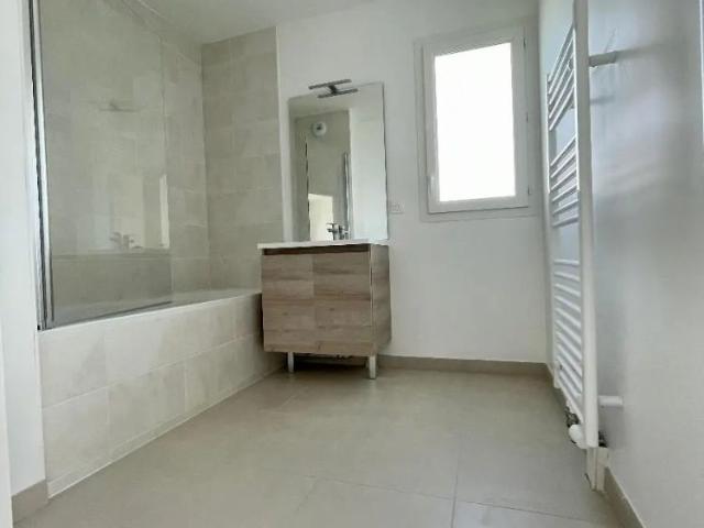 Appartement à louer 3 pièces 66.04m²