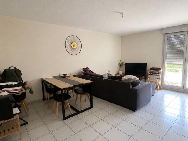 Appartement à louer 3 pièces • 60 m2 Limas