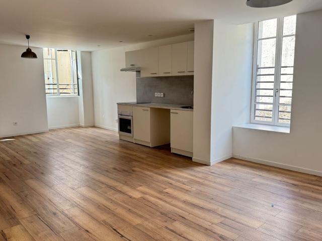 Appartement à louer 3 pièces 74 m