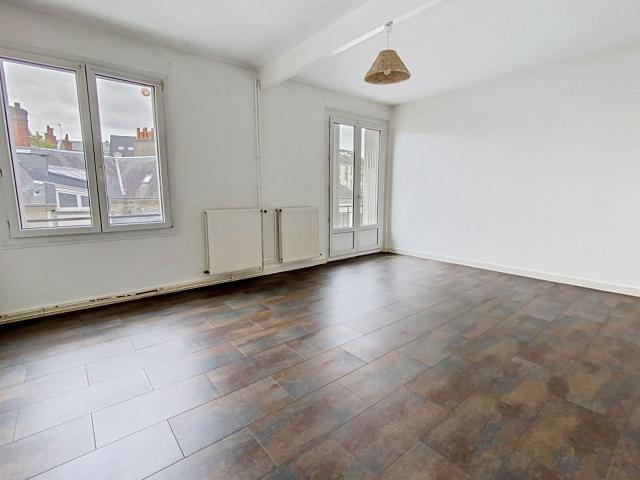 Appartement à louer 3 pièces 74 m