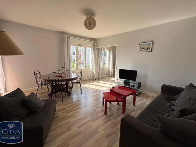Appartement à louer 3 pièces 74m²