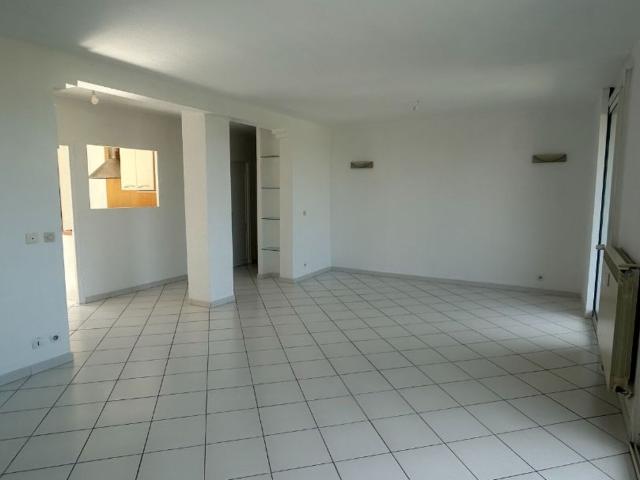 Appartement à louer 3 pièces 75 m