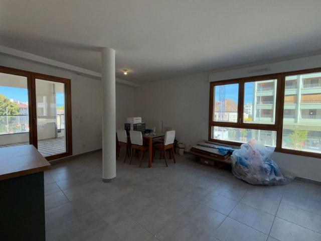 Appartement à louer 3 pièces • 75,34 m2 Ambilly