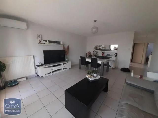 Appartement à louer 3 pièces 75m²