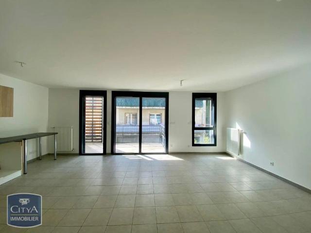 Appartement à louer 3 pièces 76.09m²
