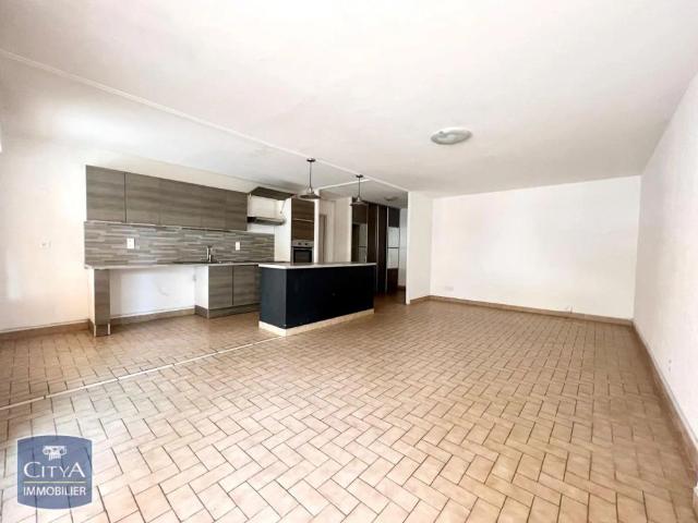 Appartement à louer 3 pièces 76.5m²