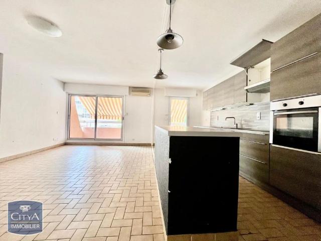 Appartement à louer 3 pièces 76.5m²