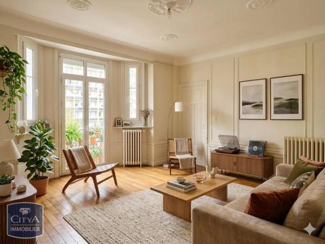 Appartement à louer 3 pièces 77.17m²