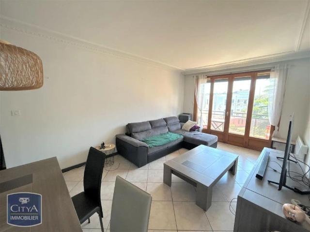 Appartement à louer 3 pièces 77m²
