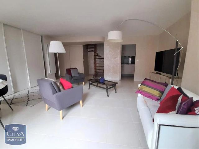 Appartement à louer 3 pièces 79.12m²