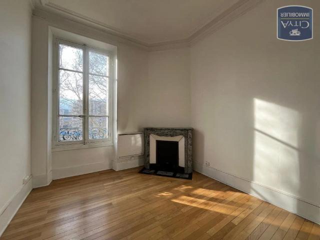 Appartement à louer 3 pièces 79.1m²