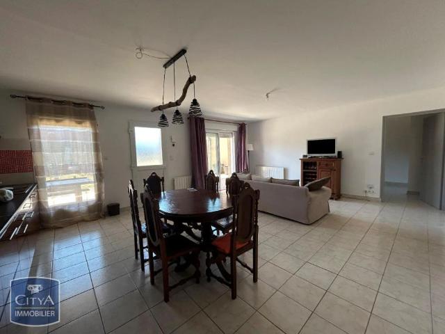 Appartement à louer 3 pièces 79.5m²