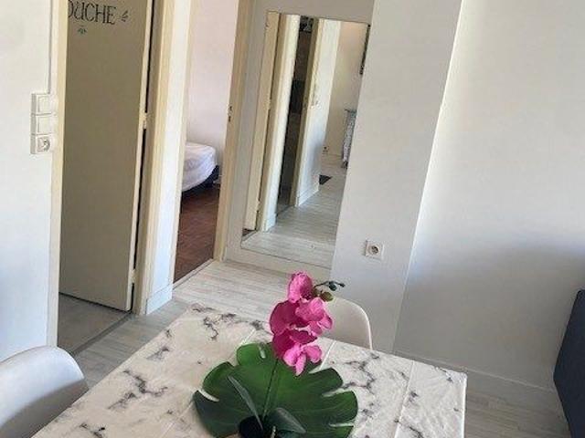 Appartement à louer 3 pièces 70m² Vallauris