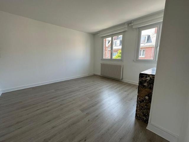 Appartement à louer 3 pièces • 7 358 m2 Amiens