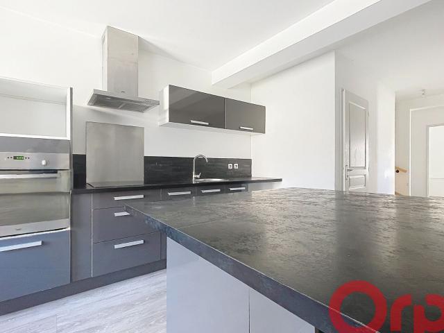 Appartement à louer 3 pièces 85 m