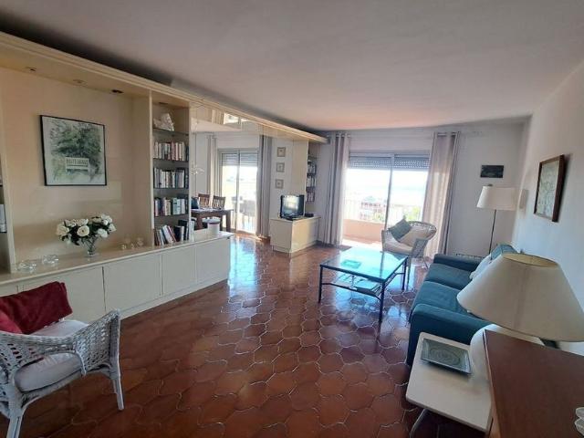 Appartement à louer 3 pièces • 82 m2 Six Fours les Plages