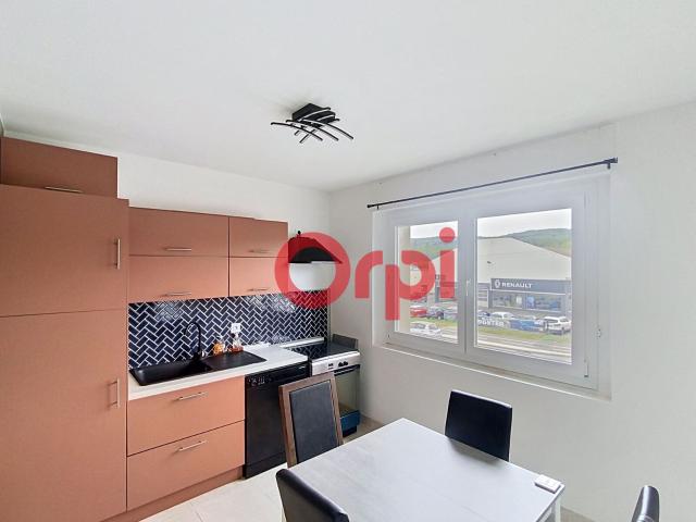 Appartement à louer 3 pièces 82 m