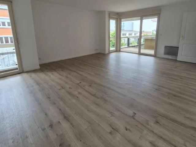 Appartement à louer 3 pièces 82.15m²