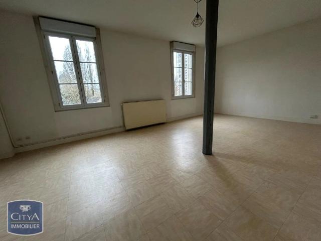Appartement à louer 3 pièces 82m²