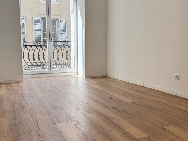 Appartement à louer 3 pièces 83 m