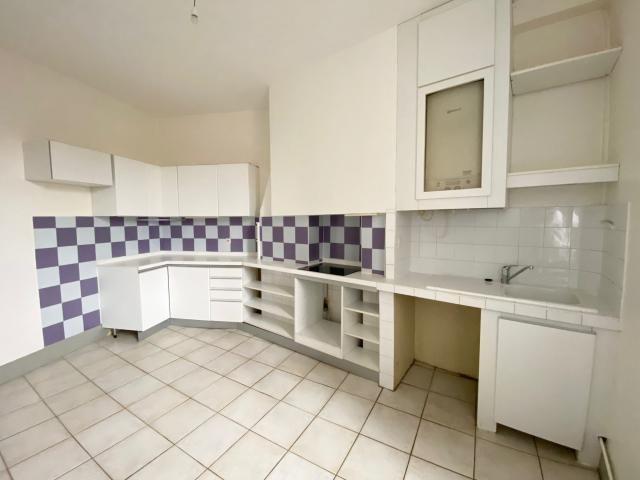 Appartement à louer 3 pièces 99 m²